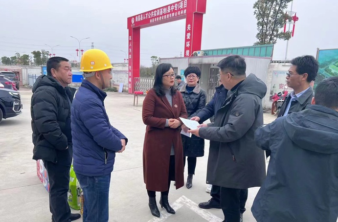 南昌縣副縣長汪芳走訪南昌市政建設(shè)集團南昌縣中專項目691.jpg