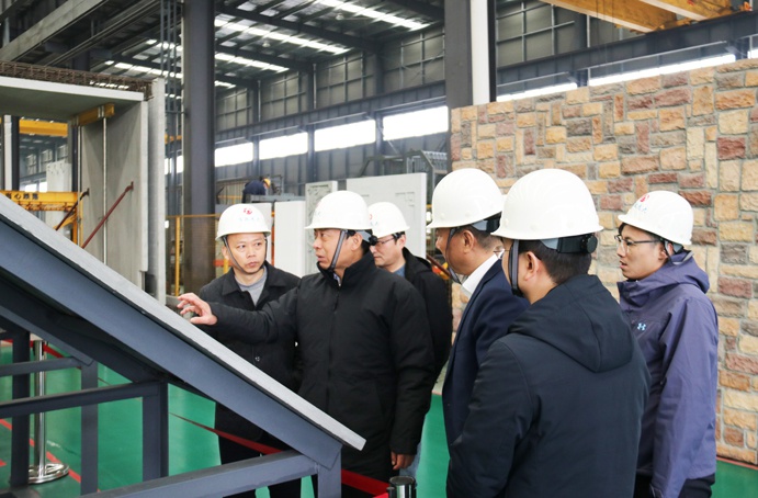 市政公用集團黨委副書記、總經(jīng)理萬義輝到市政遠大公司調(diào)研指導(dǎo)