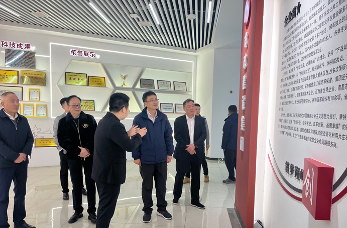 市政公用集團副總經(jīng)理楊閑冬攜集團安監(jiān)（信訪）部到公司調(diào)研指導(dǎo)安全穩(wěn)定工作