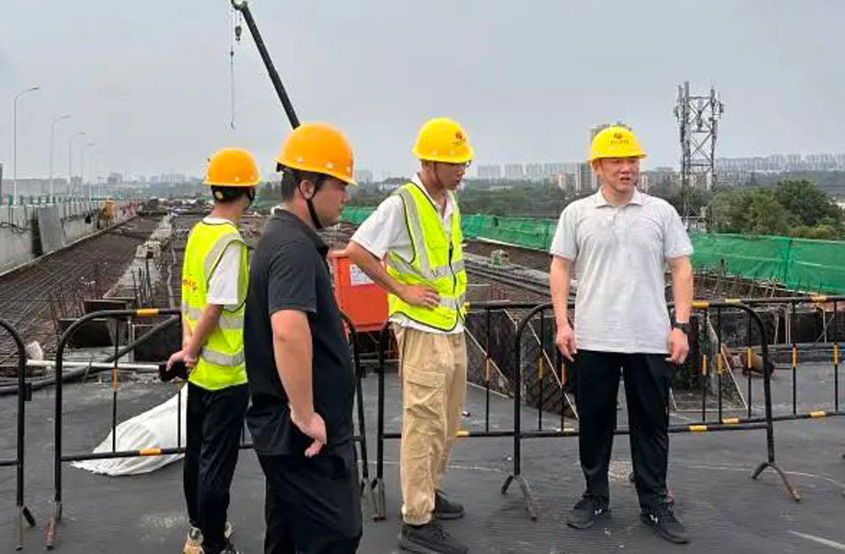 黨委書記、董事長徐旭前往S49楓生快速路北段提升改造工程調(diào)研指導(dǎo)