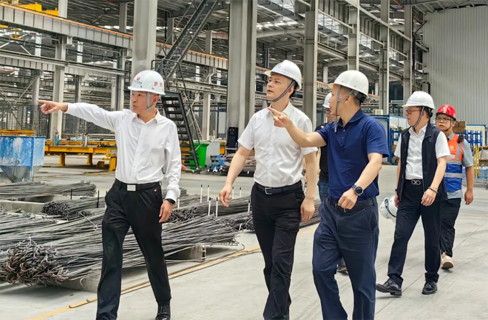 葛威敏到綠色產(chǎn)業(yè)園、新建區(qū)人民醫(yī)院二部項目調(diào)研