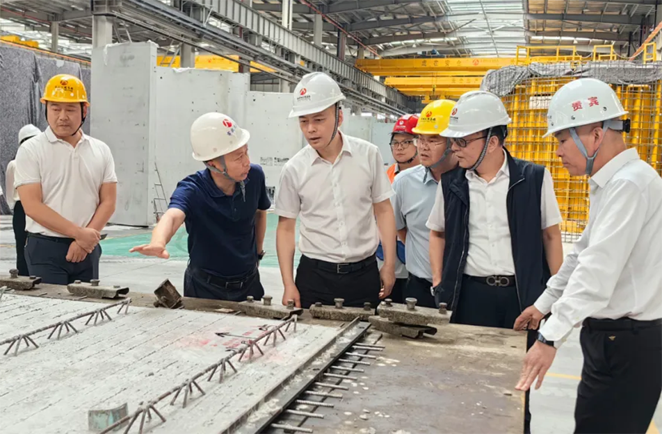 葛威敏到綠色產(chǎn)業(yè)園、新建區(qū)人民醫(yī)院二部項目調(diào)研