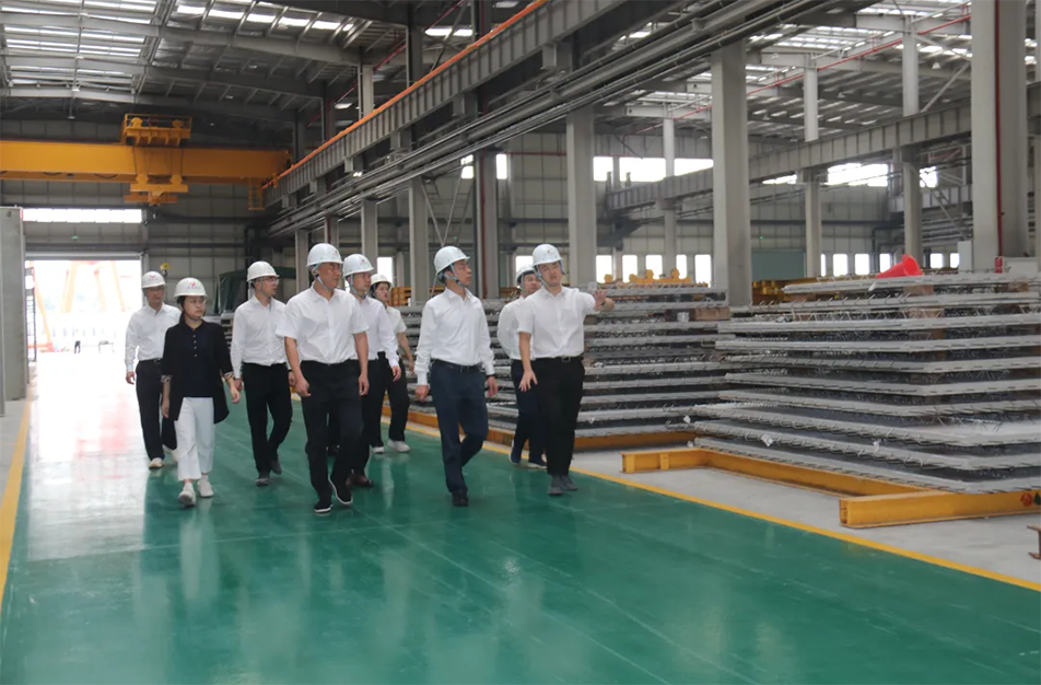 市政公用集團(tuán)黨委書記、董事長萬義輝到市政綠色建材科技產(chǎn)業(yè)園調(diào)研指導(dǎo)投產(chǎn)前工作