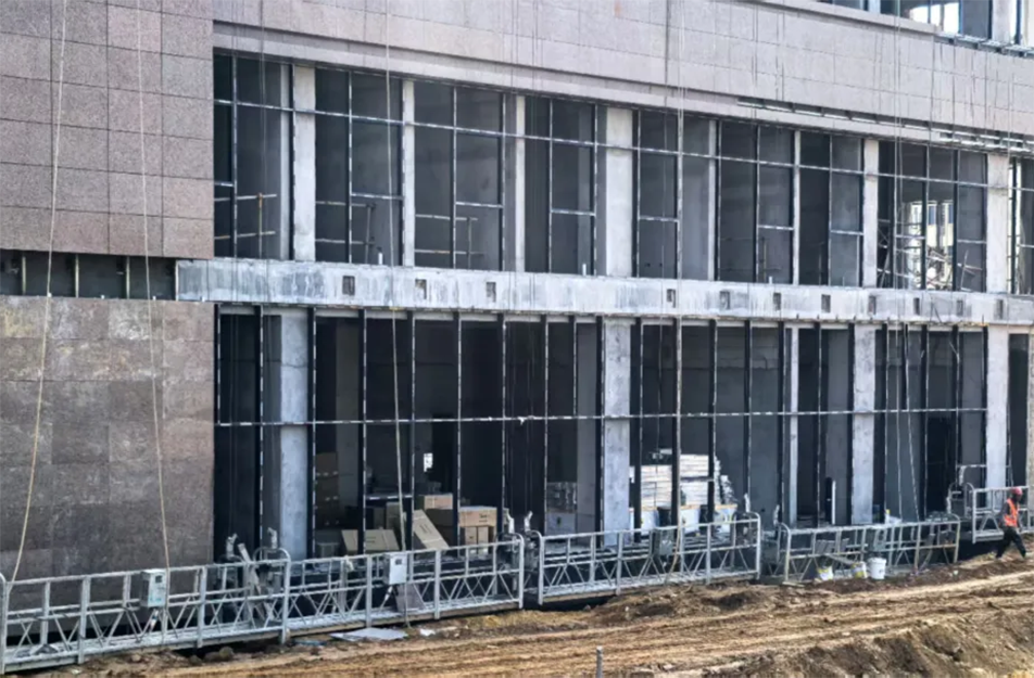 南昌市政建設(shè)集團(tuán)有限公司緊急開展強(qiáng)對(duì)流天氣專項(xiàng)安全檢查，全面排查設(shè)備加固、用電安全、排水防澇及應(yīng)急物資，筑牢極端天氣施工安全防線