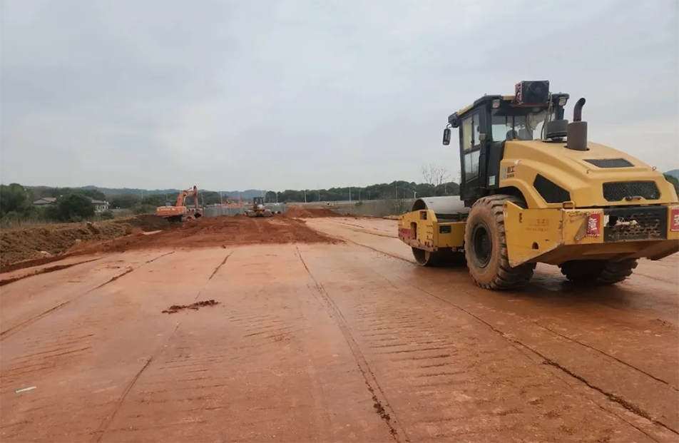 云翔大道項目路基全線貫通 | 飽和式施工加速推進(jìn)，助力區(qū)域交通升級